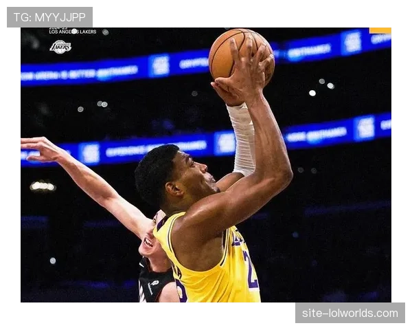 第四节逆转:湖人最后3分钟打出12-0,詹姆斯关键三分 第四节逆转:湖人最后3分钟打出12-0,詹姆斯关键三分