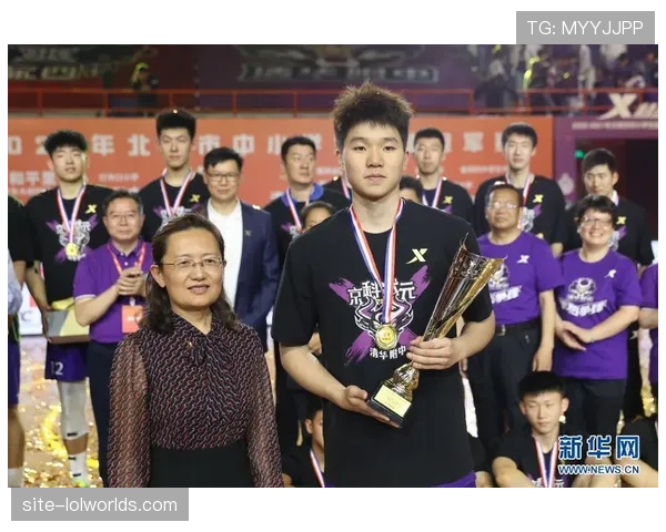 清华附中末节反扑未果，首师附中黄文博关键三分定格胜局