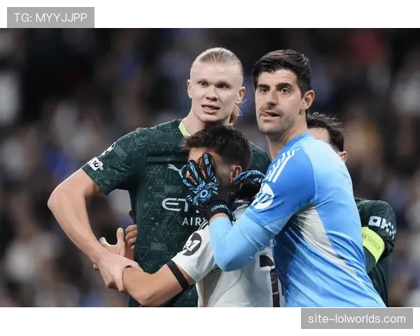 伤病更新:法国队后卫于帕梅卡诺确认肌肉纤维轻微撕裂,决赛出战成疑 伤病更新:法国队后卫于帕梅卡诺确认肌肉纤维轻微撕裂,决赛出战成疑